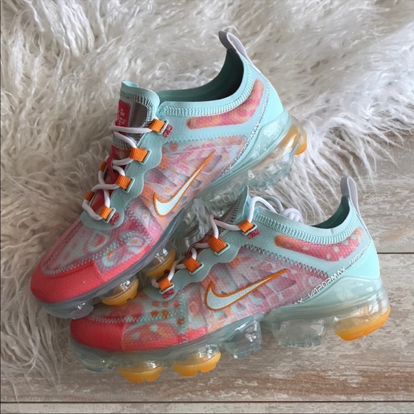 NWT Nike Air Vapormax Flyknit - Picture 7 of 8